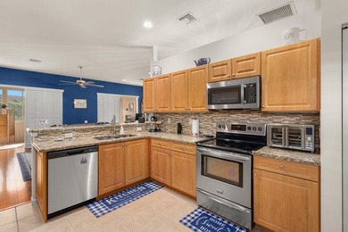 Welcome to this beautifully maintained single-family home - photo 12