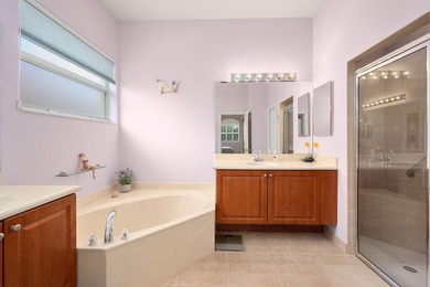 Welcome to this beautifully maintained single-family home - photo 16
