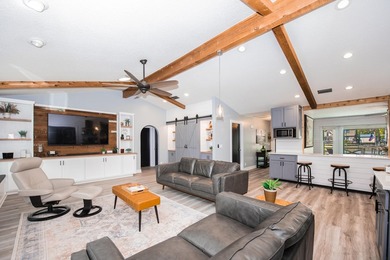 Fully upgraded Jupiter Farms retreat on 1.09 acres with NO HOA - photo 4