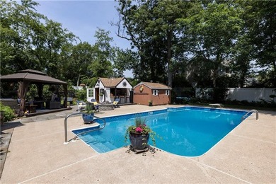 Welcome to this beautifully updated 4-bedroom, 3 full-bath - photo 41