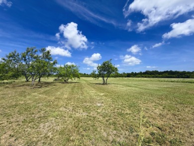 Ready Build Site - 1.6 Acres in Gated Lake Subdivision! - photo 4