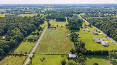 Escape to the country without sacrificing convenience! Nestled - photo 50