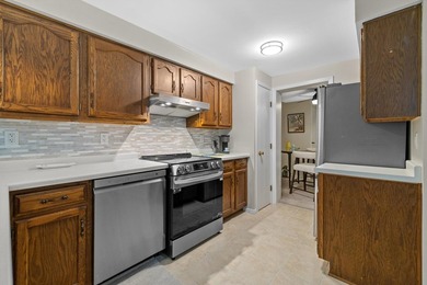Beautifully updated 3BR/2BA first-floor condo in the rarely - photo 4