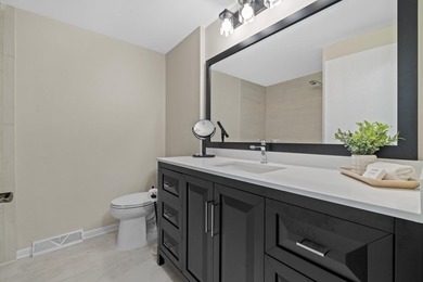 Beautifully updated 3BR/2BA first-floor condo in the rarely - photo 9