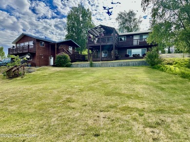 Escape to your own waterfront paradise! Wake up to breathtaking - photo 1
