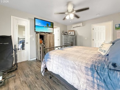 Beautifully updated and versatile property just a short distance - photo 11