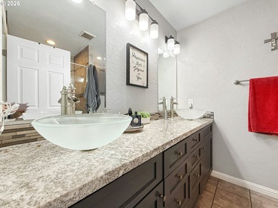 Beautifully updated and versatile property just a short distance - photo 12