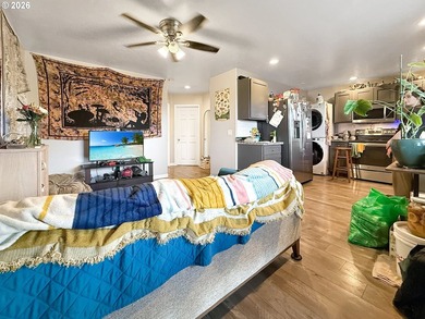 Beautifully updated and versatile property just a short distance - photo 20