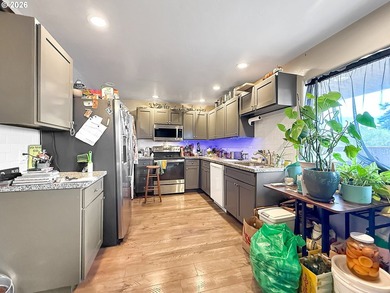 Beautifully updated and versatile property just a short distance - photo 21