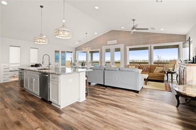 Gorgeous home provides the perfect coastal retreat as an - photo 4