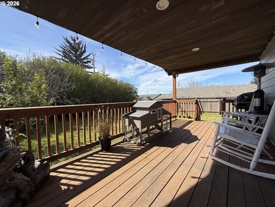 Beautifully updated and versatile property just a short distance - photo 28
