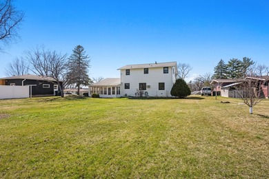 Enjoy beautiful views of Sauk Lake from this well-maintained 5 - photo 42