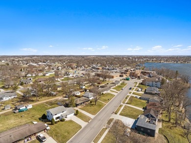 Enjoy beautiful views of Sauk Lake from this well-maintained 5 - photo 50