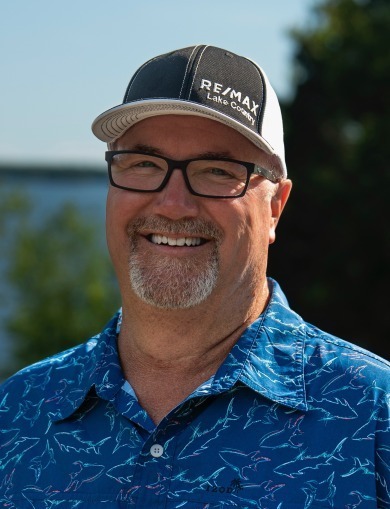 Ray Ingebretsen with RE/MAX Lake Country in MN advertising on LakeHouse.com