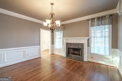 Beautiful 5-bedroom, 4.5-bath home located in the highly - photo 10