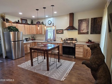 Nestled in the White Mountains of Arizona, Lakeside is a vibrant - photo 12