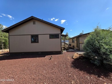 Nestled in the White Mountains of Arizona, Lakeside is a vibrant - photo 29