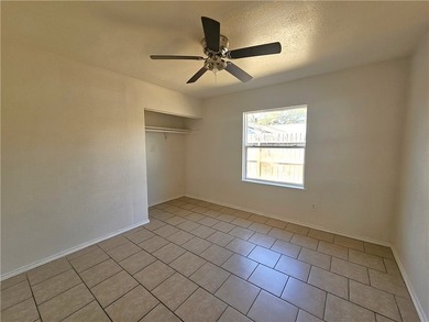 Well-maintained duplex in the heart of Ingleside offering two - photo 12