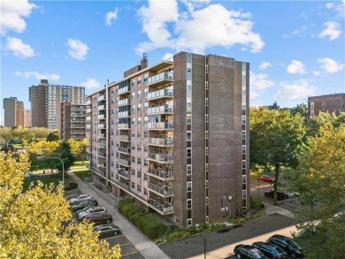 Meadowwood at Gateway, 4th floor, 1-bedroom *F* unit with a