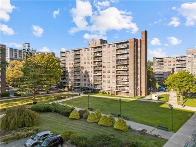 Meadowwood at Gateway, 4th floor, 1-bedroom *F* unit with a