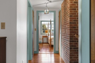 The home of Arthur Noble, Jr., this classic cape was originally - photo 42