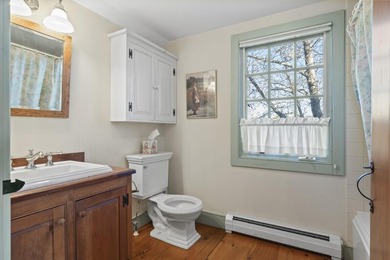 The home of Arthur Noble, Jr., this classic cape was originally - photo 46