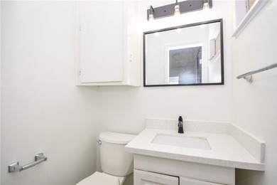 Just renovated!! Added another bedroom and large bathroom - photo 18