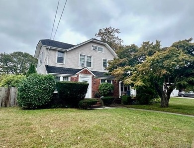 Welcome to this Charming 1920's home on Roe Blvd. The interior - photo 23
