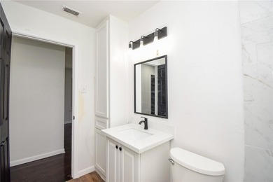 Just renovated!! Added another bedroom and large bathroom - photo 24