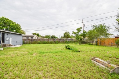 Just renovated!! Added another bedroom and large bathroom - photo 28