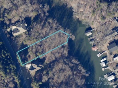 Lake Wylie Lot For Sale in Belmont North Carolina