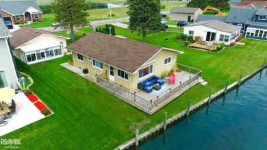 Lake Saint Clair Home Sale Pending in Algonac Michigan