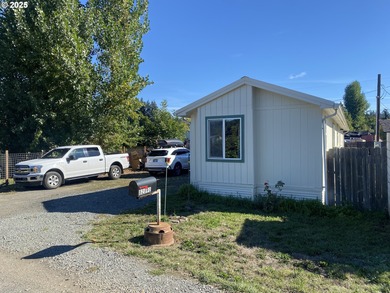 Dexter Lake Home For Sale in Dexter Oregon