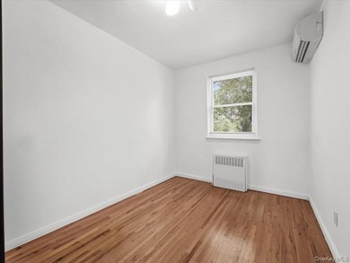 Beautifully maintained 1950 solid-brick single-family home - photo 20