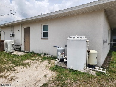 this is a Short Sale, will require lender full approval to all - photo 22