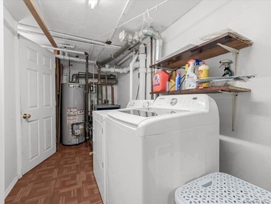 Beautifully maintained 1950 solid-brick single-family home - photo 26
