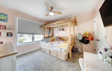 221 White Oaks Boulevard, where you can enjoy the space and - photo 28