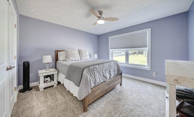 221 White Oaks Boulevard, where you can enjoy the space and - photo 29