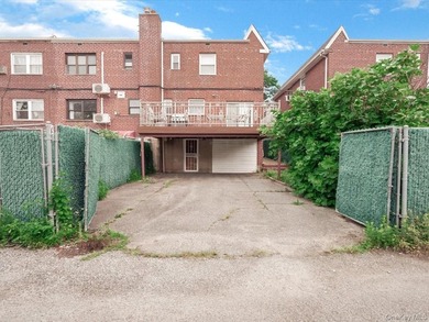 Beautifully maintained 1950 solid-brick single-family home - photo 29