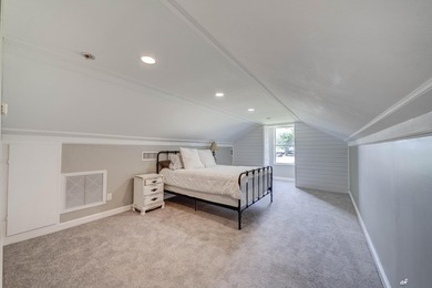 221 White Oaks Boulevard, where you can enjoy the space and - photo 30