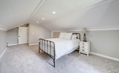 221 White Oaks Boulevard, where you can enjoy the space and - photo 31