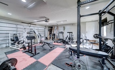 221 White Oaks Boulevard, where you can enjoy the space and - photo 33