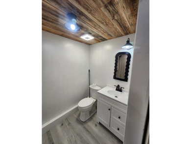 221 White Oaks Boulevard, where you can enjoy the space and - photo 48