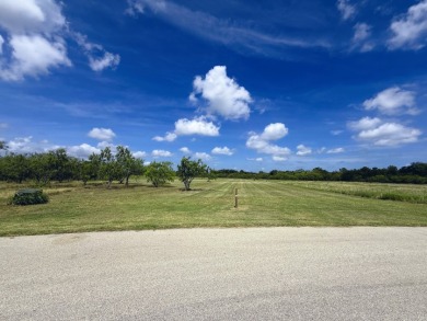 Ready Build Site - 1.6 Acres in Gated Lake Subdivision! - photo 2