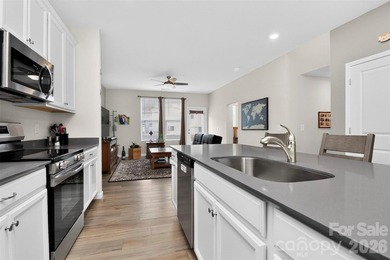 Built by award-winning Brookline Homes, this beautifully - photo 11