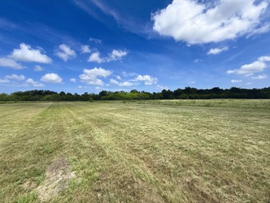Ready Build Site - 1.6 Acres in Gated Lake Subdivision! - photo 3