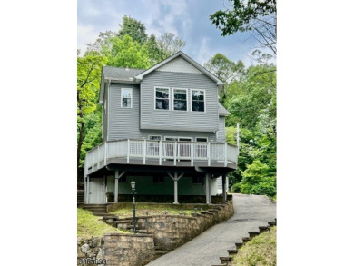 Renovated 2020, Seasonal Lake Views on Lake Hopatcong! Stylish - Lake Home For Sale in Hopatcong, New Jersey