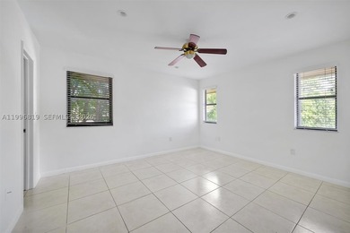 Exceptional opportunity to transform a property on a generous - photo 12