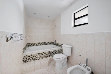 Exceptional opportunity to transform a property on a generous - photo 14