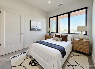 Live where culture, nature and downtown energy meet. This condo